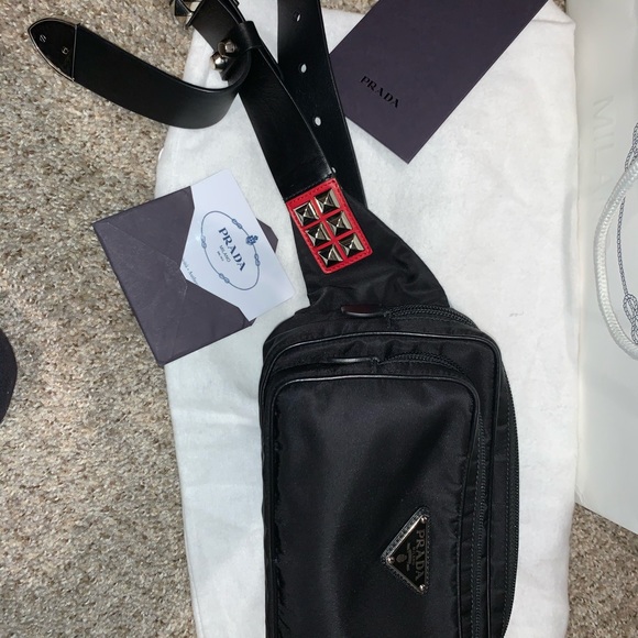Prada Fanny pack stud and red leather details - Picture 5 of 8